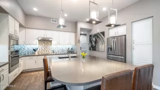 Photo #3: 6654119 Listing