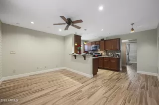 Photo #6: 6654134 Listing