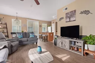 Photo #3: 6654227 Listing