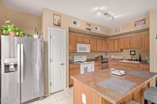 Photo #5: 6654227 Listing