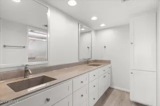 Photo #4: 6654299 Listing