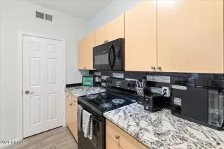 Photo #5: 6654653 Listing