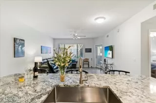 Photo #6: 6654653 Listing