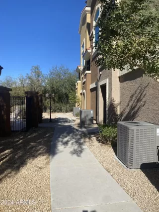 Photo #3: 6654767 Listing