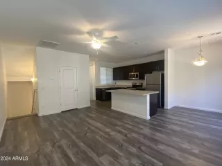 Photo #4: 6654767 Listing