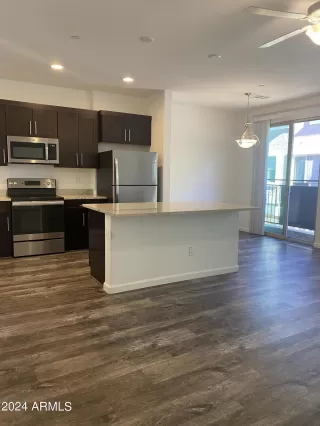 Photo #5: 6654767 Listing