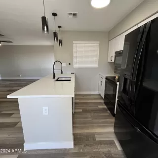 Photo #3: 6654926 Listing