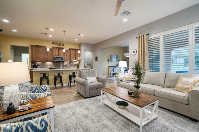 MLS: 6655037 Condo For Sale