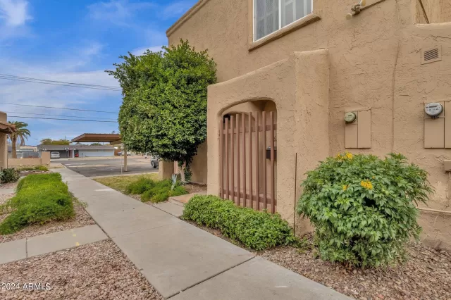 MLS: 6655086 Condo For Sale