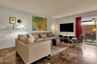 Photo #4: 6655086 Listing