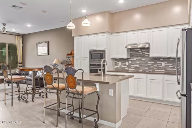 MLS: 6655350 Condo For Sale