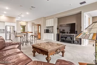 Photo #3: 6655350 Listing