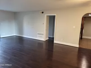 Photo #2: 6655532 Listing