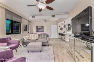 Photo #6: 6655604 Listing