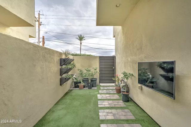 MLS: 6655607 Condo For Sale