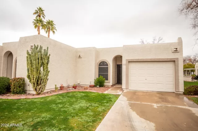 MLS: 6655750 Condo For Sale