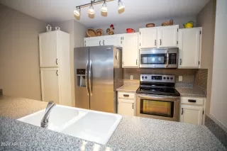 Photo #3: 6655750 Listing 