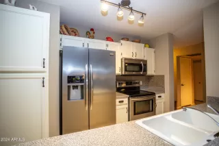 Photo #4: 6655750 Listing 