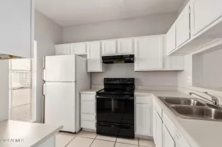 Photo #6: 6655950 Listing