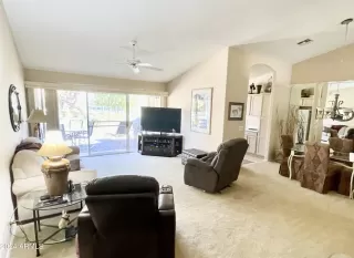 Photo #3: 6655986 Listing