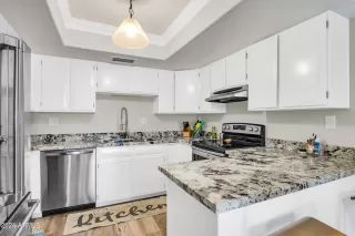 Photo #6: 6656134 Listing 