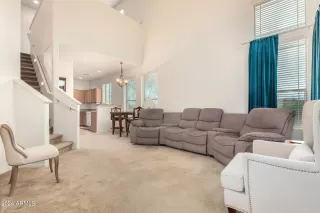 Photo #3: 6656161 Listing