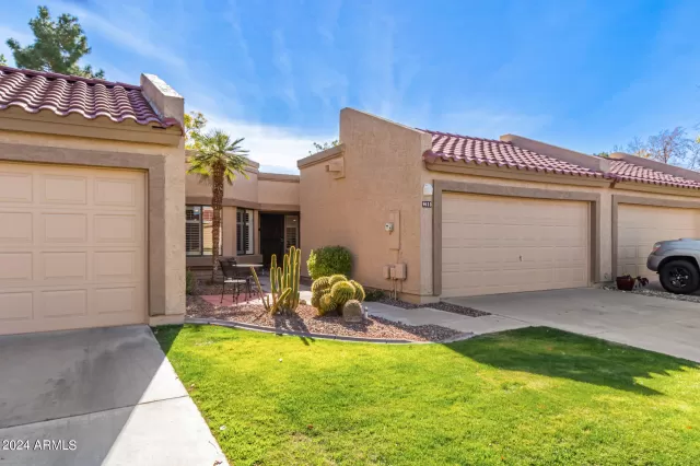 MLS: 6656318 Condo For Sale