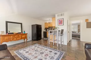 Photo #5: 6656692 Listing