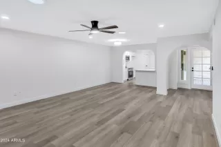 Photo #6: 6656708 Listing