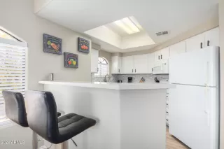 Photo #5: 6656979 Listing 