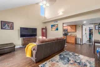 Photo #4: 6657051 Listing