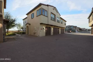 Photo #1: 6657301 Listing