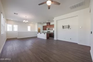 Photo #4: 6657301 Listing