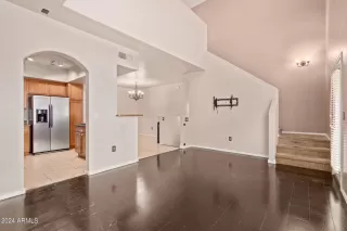 Photo #4: 6657329 Listing