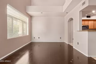 Photo #5: 6657329 Listing