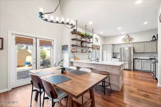 Photo #5: 6657450 Listing