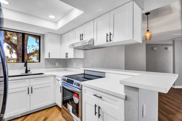 MLS: 6657468 Condo For Sale