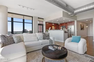 Photo #2: 6657483 Listing 