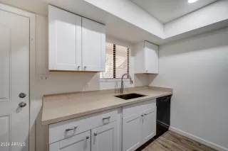 Photo #6: 6657493 Listing