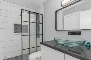 Photo #3: 6657537 Listing