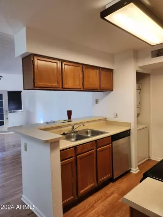 Photo #5: 6657552 Listing