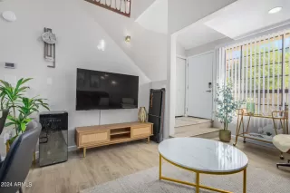 Photo #3: 6657882 Listing 