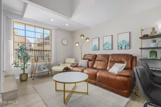 Photo #4: 6657882 Listing 