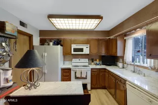 Photo #4: 6657996 Listing