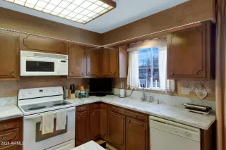 Photo #5: 6657996 Listing