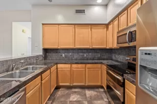 Photo #2: 6658003 Listing