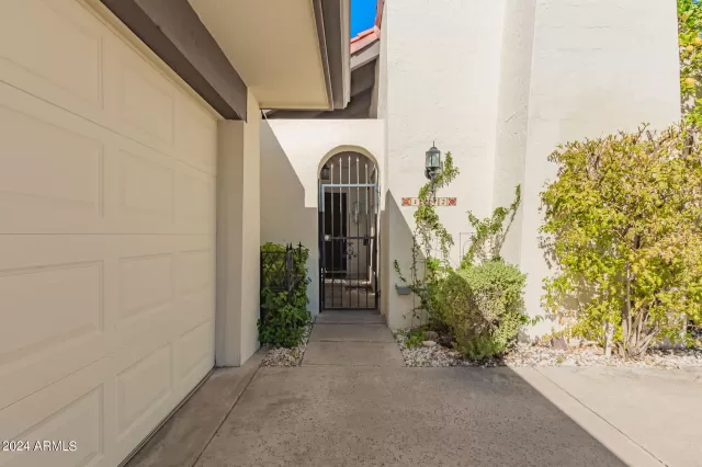 MLS: 6658018 Condo For Sale