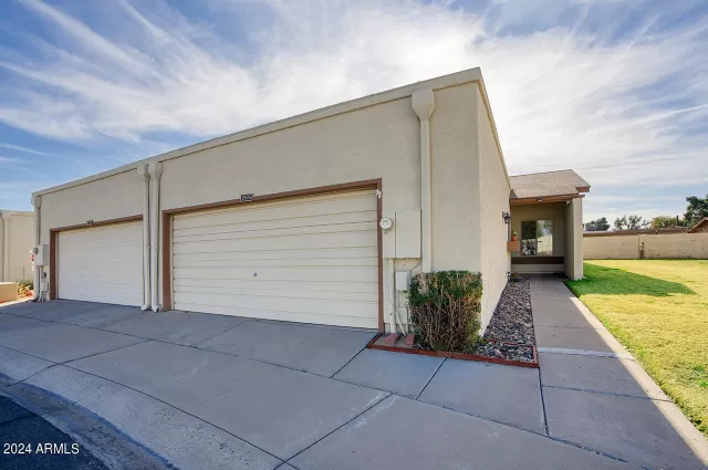 MLS: 6658165 Condo For Sale