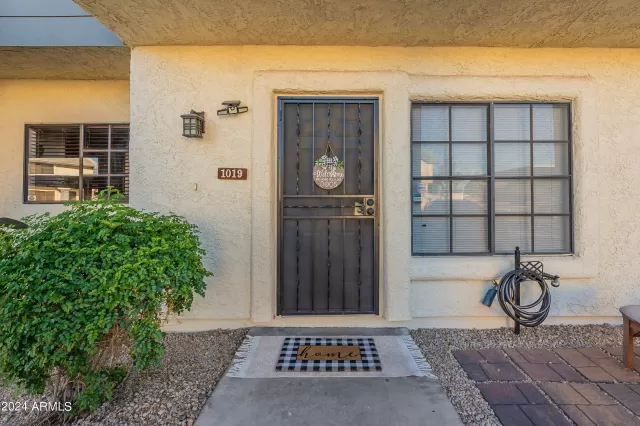 MLS: 6658207 Condo For Sale