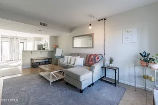 Photo #2: 6658207 Listing